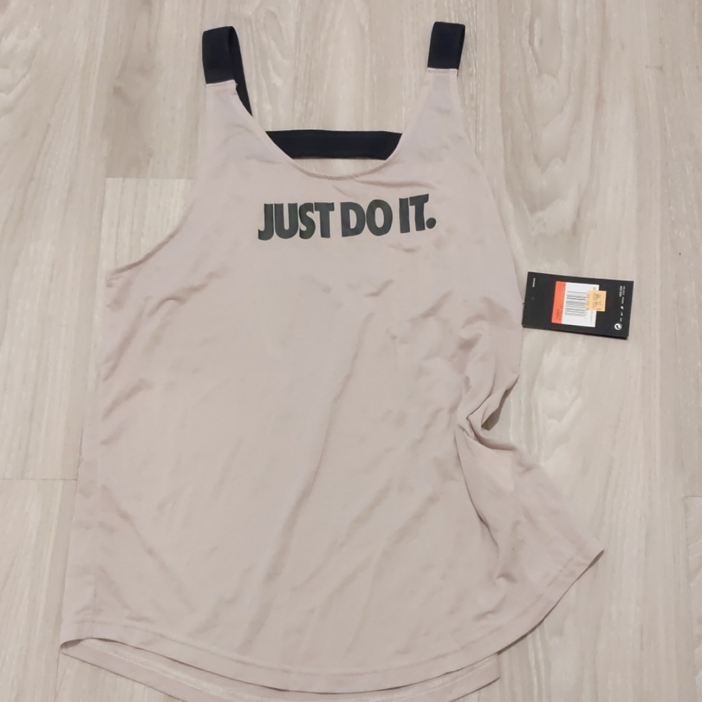 Never worn Nike dri-fit tank